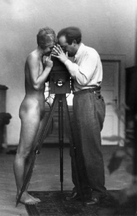 Autorretrato con J. Greno, 1933.jpg